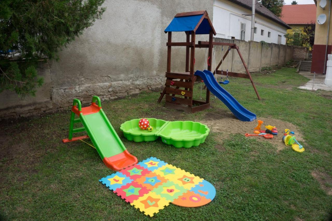 Servus Vendégház 2 Lengyeltoti Esterno foto